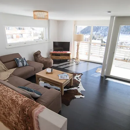 Silver Apartment *
